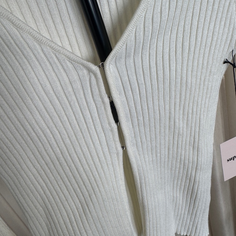 Superdown Sierra White Knit Ribbed Button-Up Top NWT - Picture 8 of 9